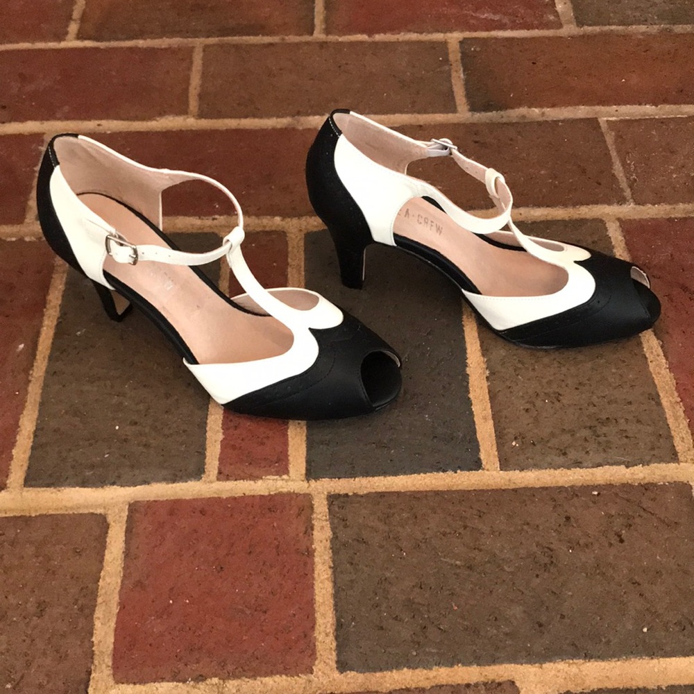 New black and white peep toe shoes